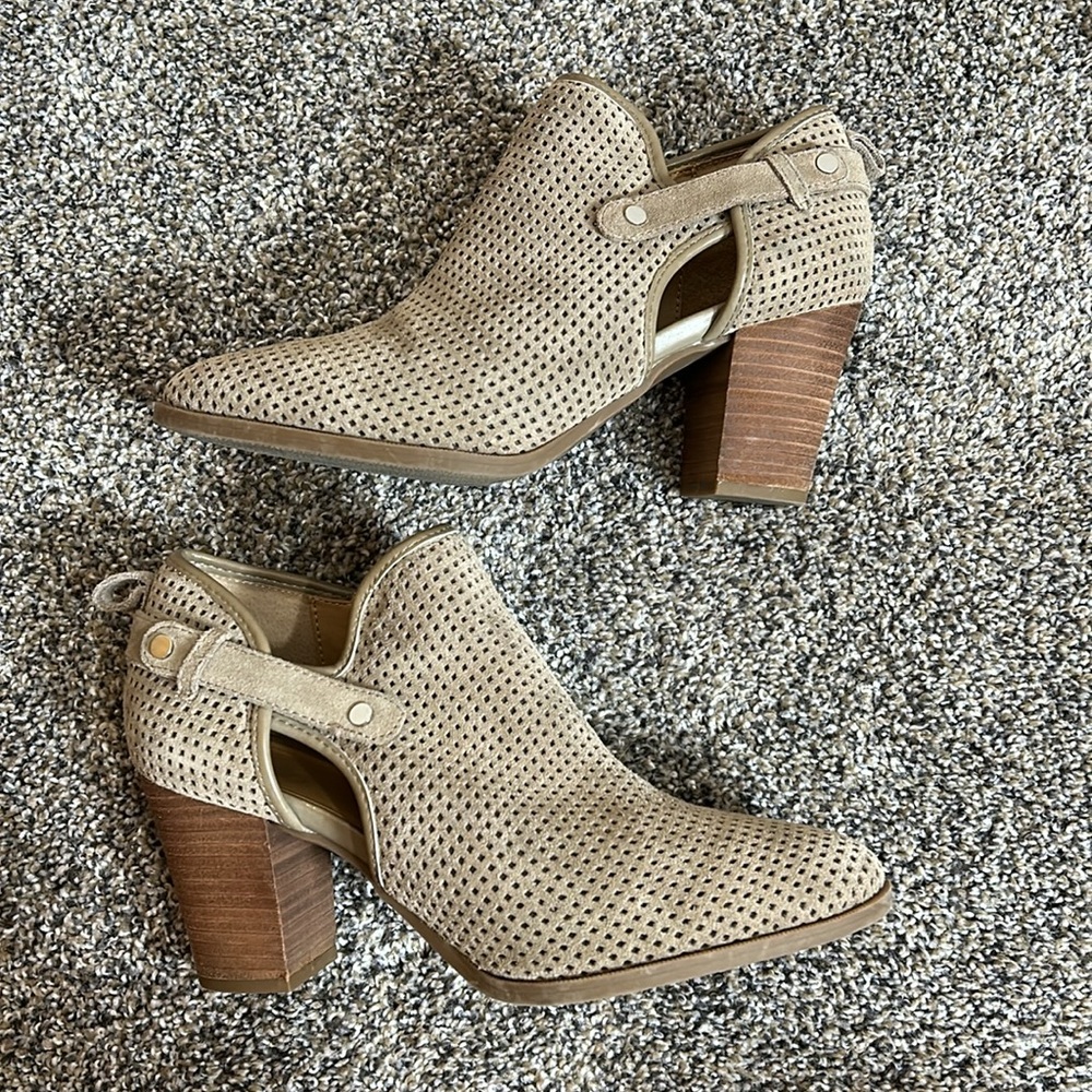 Franco Sarto Dale 2 Taupe Suede‎ Ankle Booties Heeled Leather